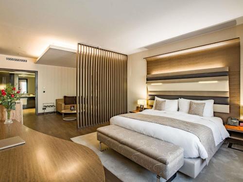 Suite Junior del hotel Mövenpick Du Lac Tunis
