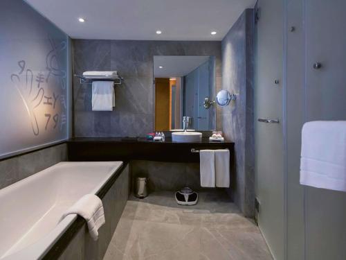 Habitación Doble Superior - 2 camas del hotel Mövenpick Du Lac Tunis. Foto 4