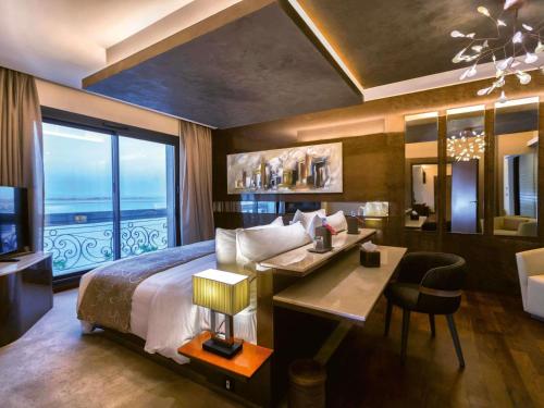 Suite Presidencial con vistas al lago del hotel Mövenpick Du Lac Tunis