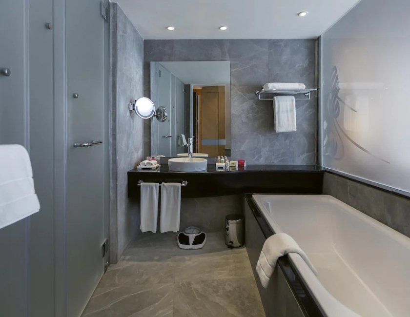 Habitación Premium con 2 camas individuales, 2 camas individuales, vistas al lago del hotel Mövenpick Du Lac Tunis. Foto 3