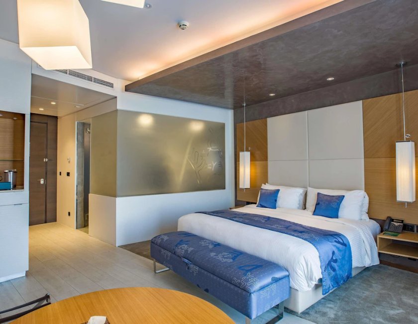 Habitación superior, 1 cama de matrimonio grande del hotel Mövenpick Du Lac Tunis