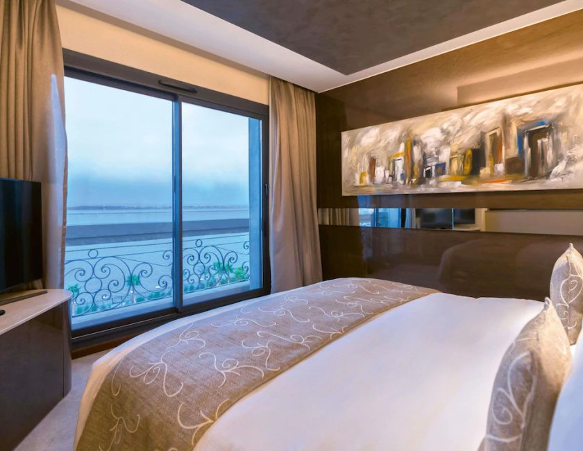 Suite presidencial, 2 camas dobles, vistas al lago del hotel Mövenpick Du Lac Tunis. Foto 8