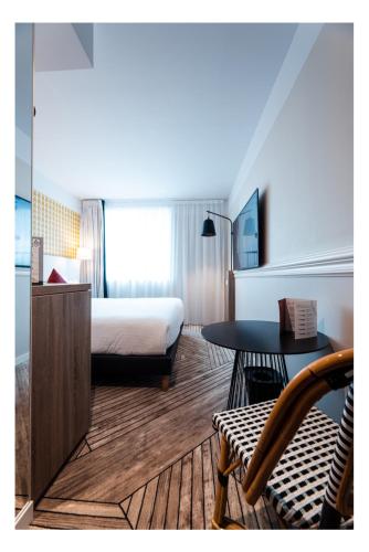Habitación Doble Premium del hotel The Originals Boutique, Maison Montmartre, Paris Les Puces. Foto 2