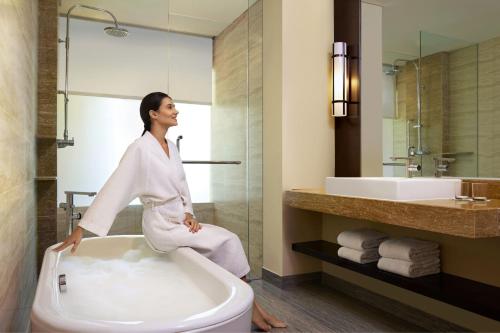 Premium Double Room with Free Daily Resort Activities and Kids Amenities del hotel The Westin Resort Nusa Dua, Bali. Foto 5