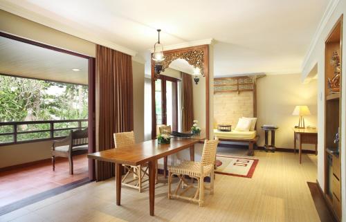One - Bedroom Ocean View King Suite with Free Daily Resort Activities and Kids Amenities del hotel The Westin Resort Nusa Dua, Bali