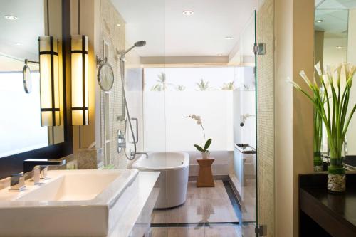 Two - Bedroom Family Suite with Free Daily Resort Activities and Kids Amenities del hotel The Westin Resort Nusa Dua, Bali