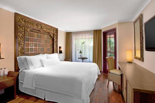 Suite Ocean de 1 dormitorio con piscina - 1 cama extragrande del hotel The Westin Resort Nusa Dua, Bali. Foto 3