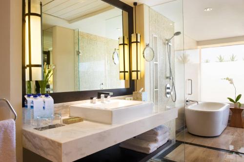 Suite Residence de 2 dormitorios del hotel The Westin Resort Nusa Dua, Bali. Foto 3
