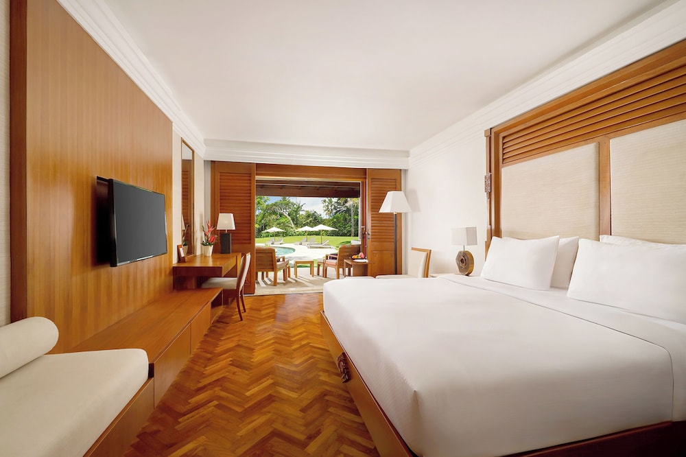 Habitación, 1 cama de matrimonio grande (Palace Club) (Lagoon Access) del hotel Nusa Dua Beach and Spa