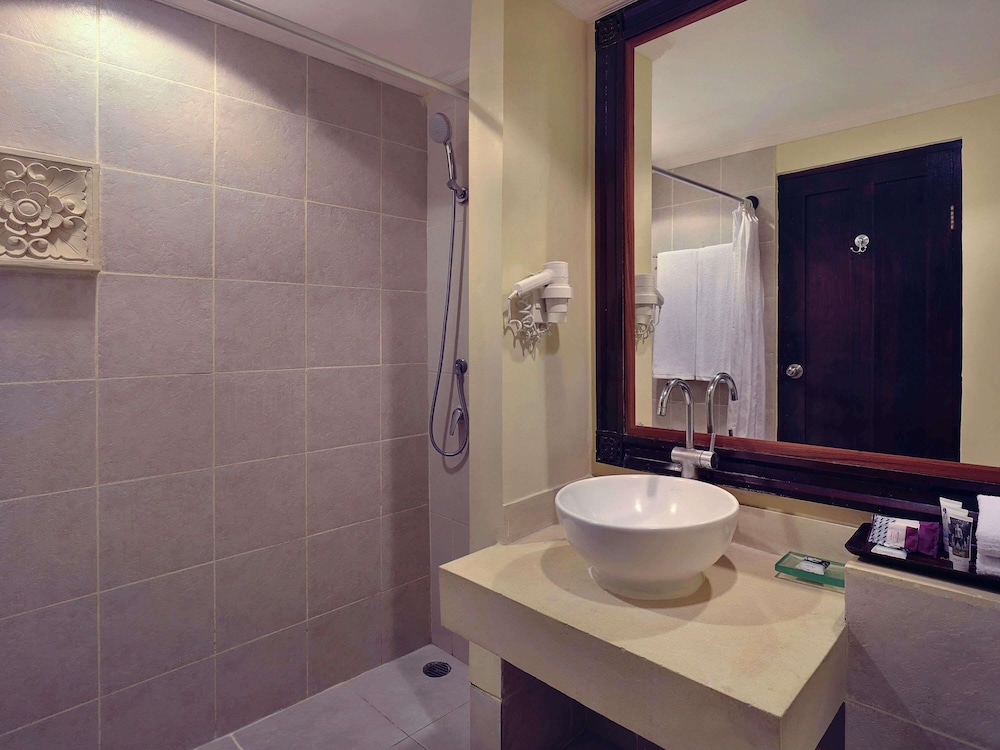 Habitación Superior, Camas Individuales del hotel Mercure Resort Sanur. Foto 3