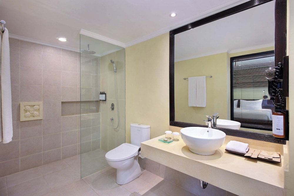 Habitación Ejecutiva, 1 cama king - size del hotel Mercure Resort Sanur. Foto 1