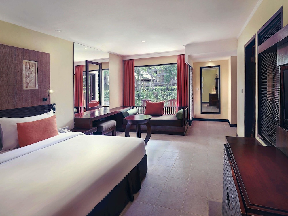 Habitación Ejecutiva, 1 cama king - size del hotel Mercure Resort Sanur. Foto 3