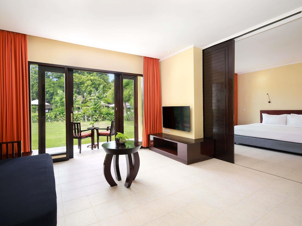 Habitación Familiar, 1 cama king - size y 1 litera del hotel Mercure Resort Sanur