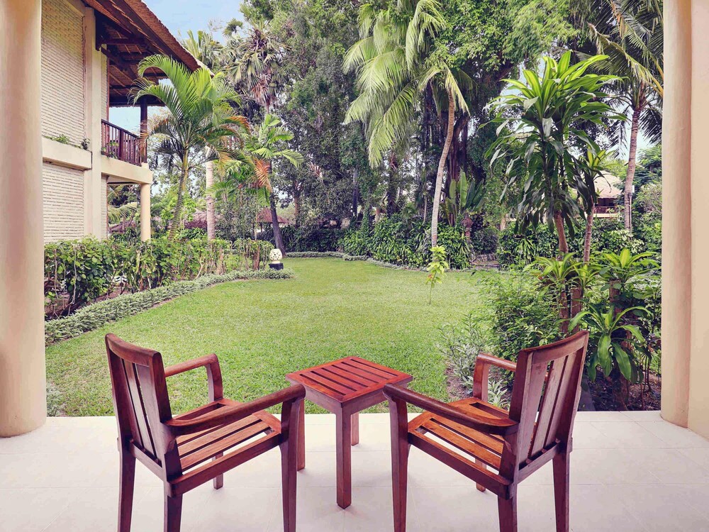 HABITACIÓN DELUXE, 1 cama king - size del hotel Mercure Resort Sanur. Foto 3