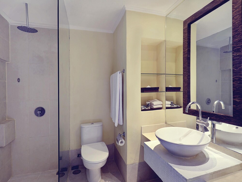 Habitación Deluxe, camas individuales del hotel Mercure Resort Sanur. Foto 4