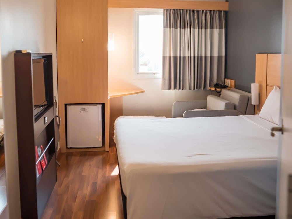 Habitación estándar, varias camas del hotel Ibis Itu Plaza Shopping