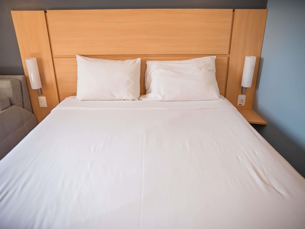 Habitación estándar, varias camas del hotel Ibis Itu Plaza Shopping. Foto 5