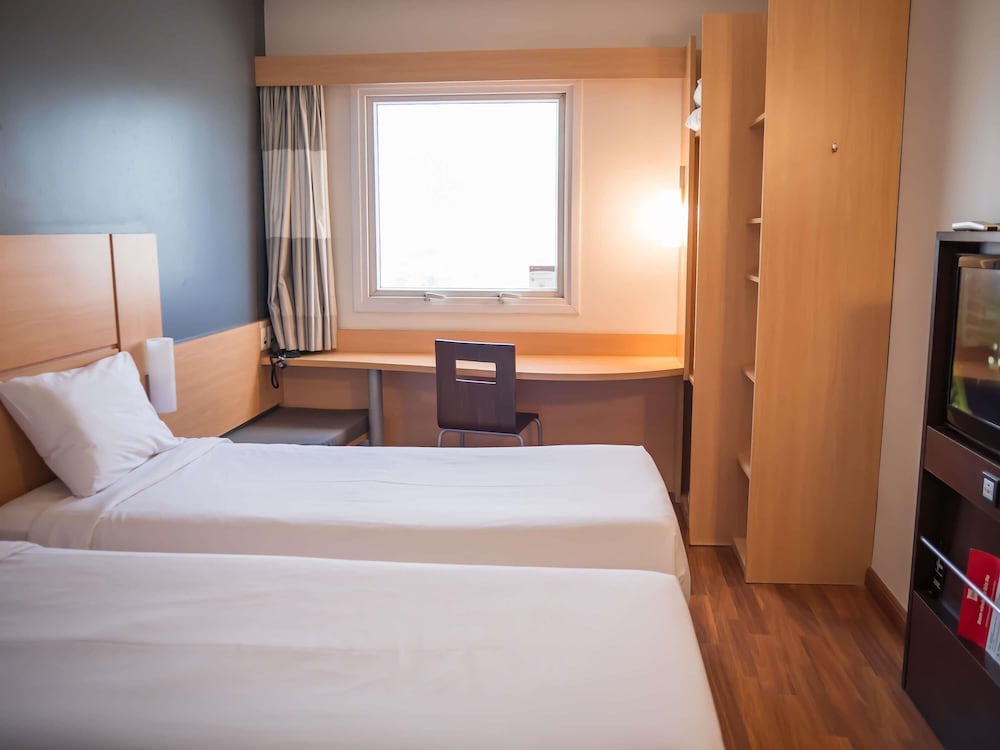 Habitación estándar con 2 camas individuales, 2 camas individuales del hotel Ibis Itu Plaza Shopping. Foto 3