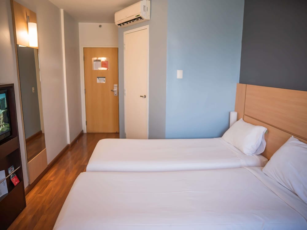 Habitación estándar con 2 camas individuales, 2 camas individuales del hotel Ibis Itu Plaza Shopping. Foto 4