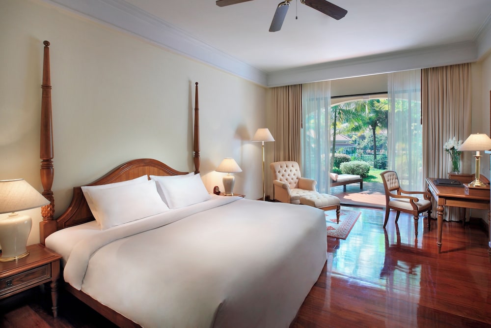 HABITACIÓN DE LUJO, 1 Cama King Size, Terraza del hotel Sofitel Angkor Phokeethra Golf and Spa Resort. Foto 2