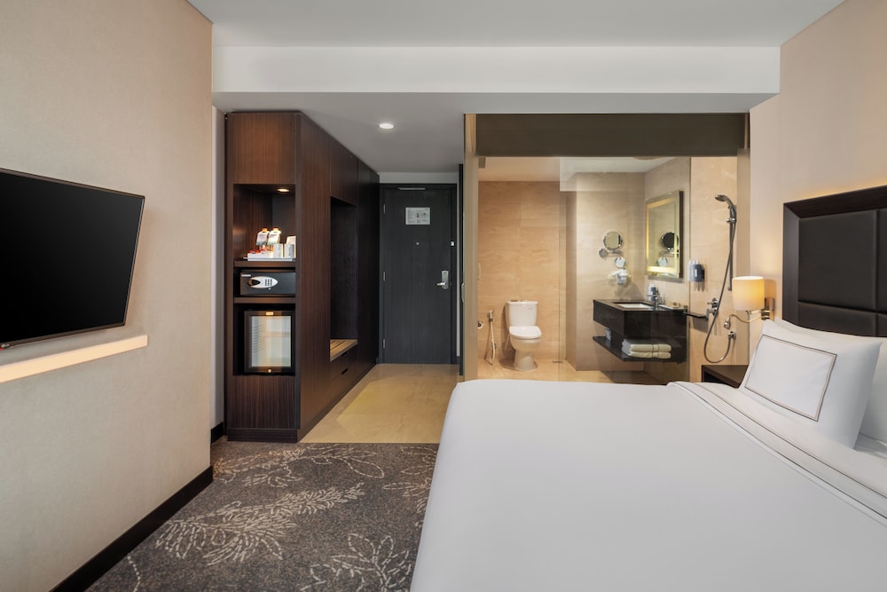 Deluxe Room Vista ciudad del hotel Melia Makassar. Foto 1