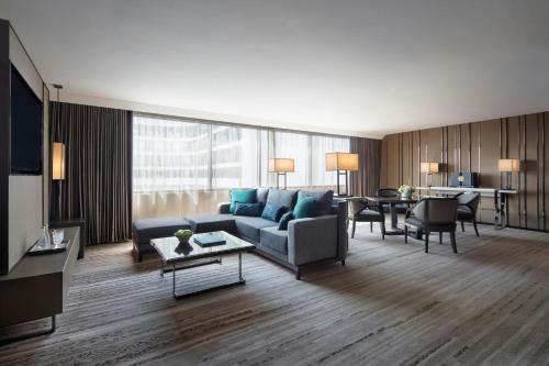 Grand Marquis Suite, M Club lounge access, 1 Bedroom Executive Suite, 1 King del hotel Bangkok Marriott Marquis Queen’s Park