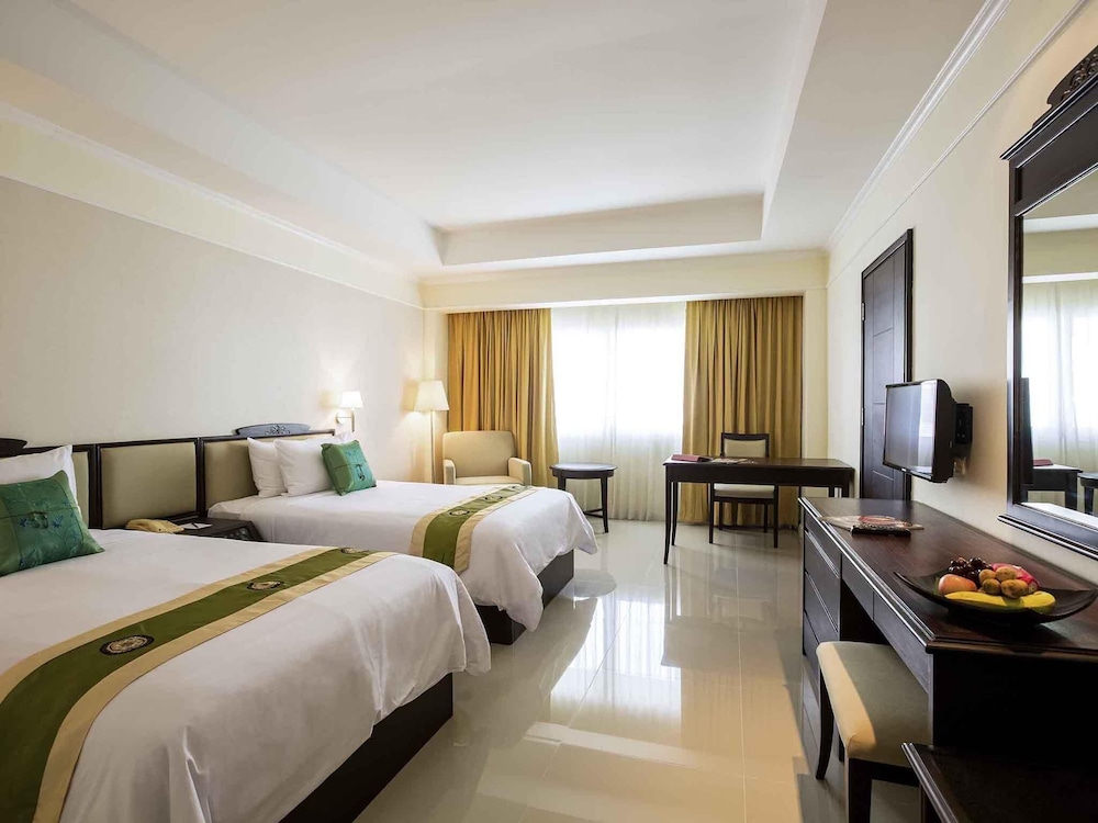 Habitación superior con 2 camas individuales del hotel Mercure Chiang Mai. Foto 2