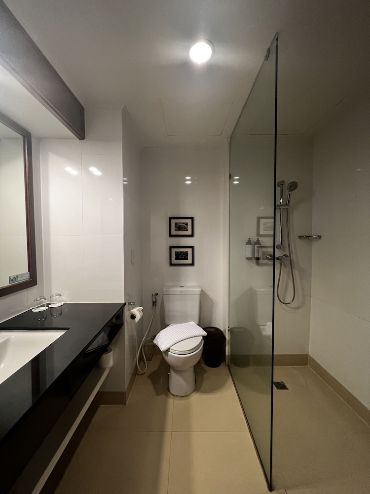 Habitación superior con 2 camas individuales del hotel Mercure Chiang Mai. Foto 5
