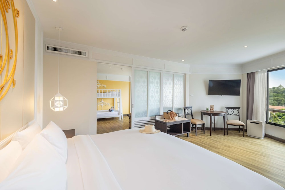 Suite familiar del hotel The Riverie By Katathani - Sha Extra Plus. Foto 3