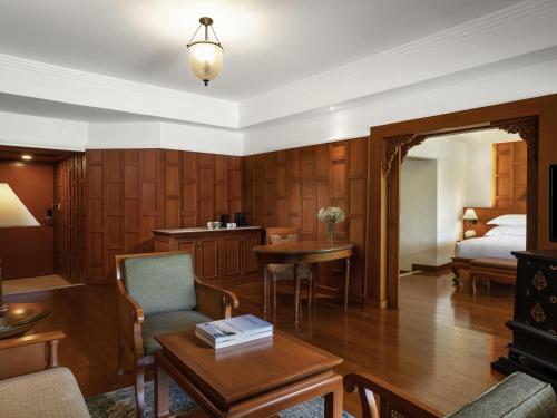 Suite Superior del hotel Pullman Phuket Karon Beach Resort