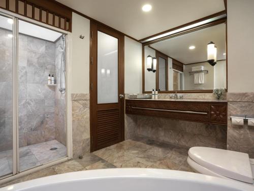 Suite Superior del hotel Pullman Phuket Karon Beach Resort. Foto 3