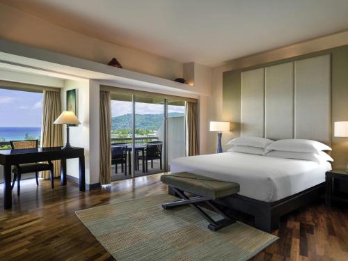 Suite Executive del hotel Pullman Phuket Karon Beach Resort. Foto 2