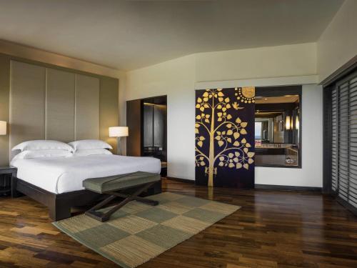 Suite Executive del hotel Pullman Phuket Karon Beach Resort. Foto 3