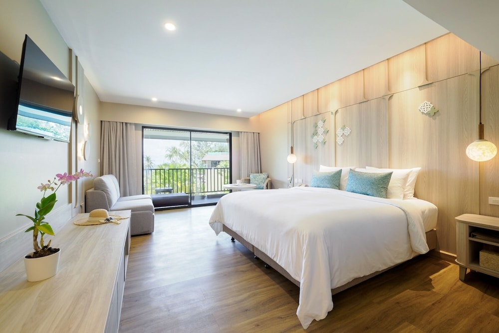 Deluxe Pool View (Bhuri Wing) del hotel Katathani Phuket Beach Resort. Foto 1