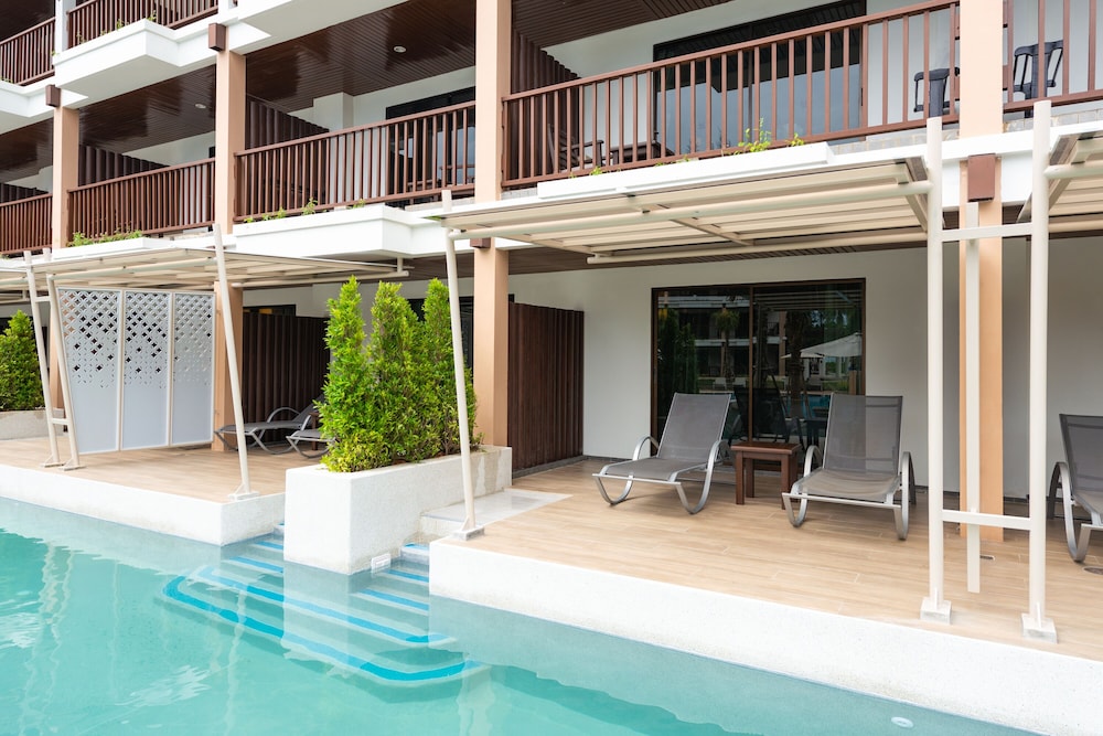 Pool Access Room (Bhuri Wing) del hotel Katathani Phuket Beach Resort. Foto 2