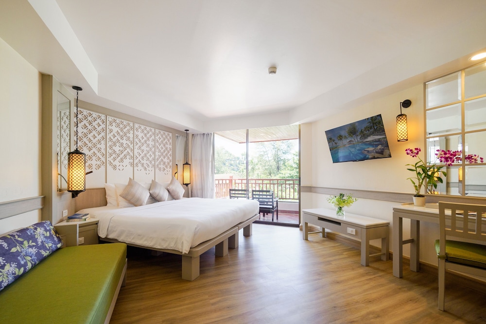 Habitación Deluxe, vistas al jardín del hotel Katathani Phuket Beach Resort. Foto 1