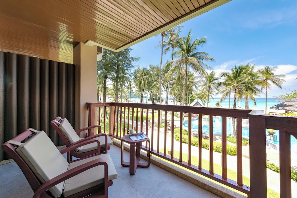 Junior Suite Sea View del hotel Katathani Phuket Beach Resort. Foto 7