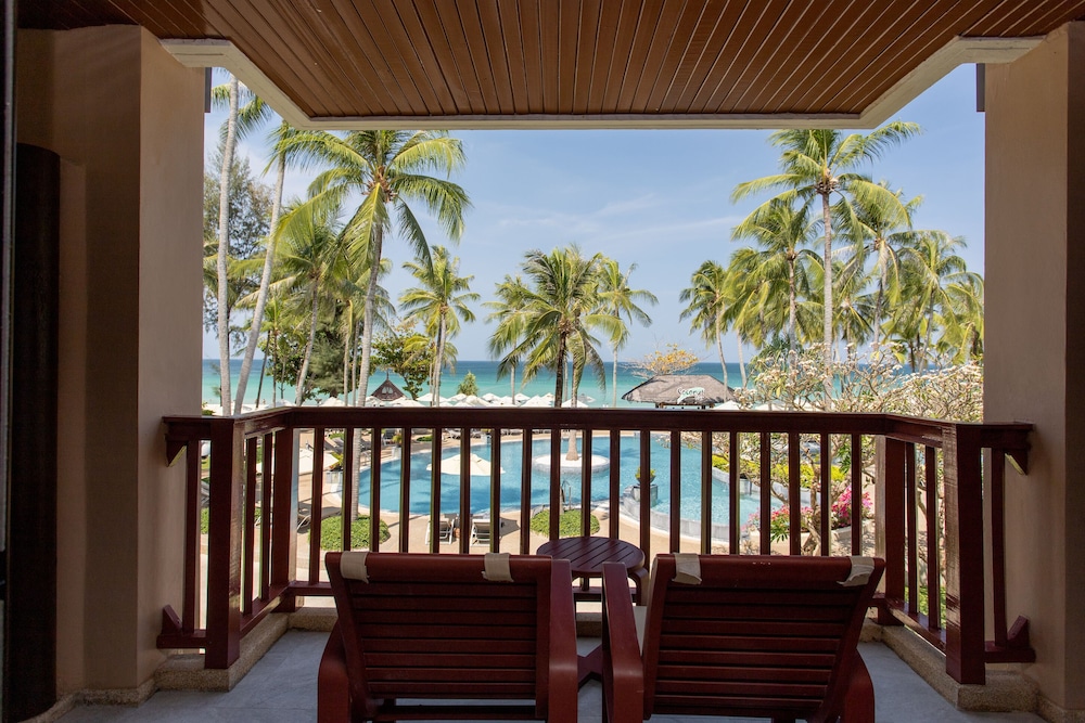 Junior Suite Sea View del hotel Katathani Phuket Beach Resort. Foto 9