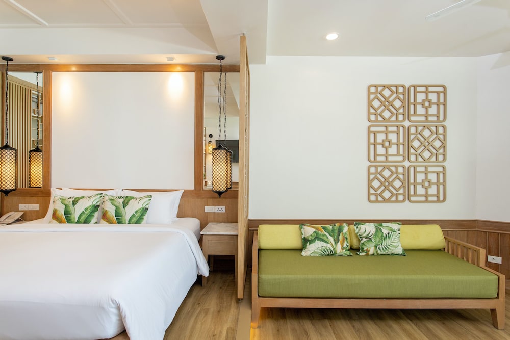 Junior Suite Oceanfront (Thani Wing) del hotel Katathani Phuket Beach Resort. Foto 1