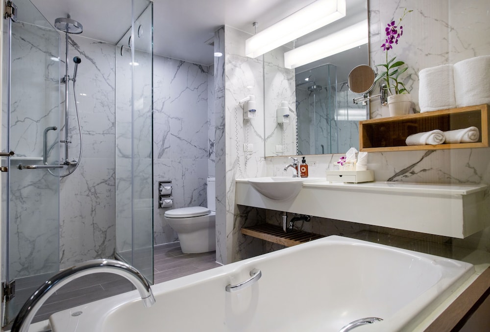 Junior Suite Oceanfront (Thani Wing) del hotel Katathani Phuket Beach Resort. Foto 7