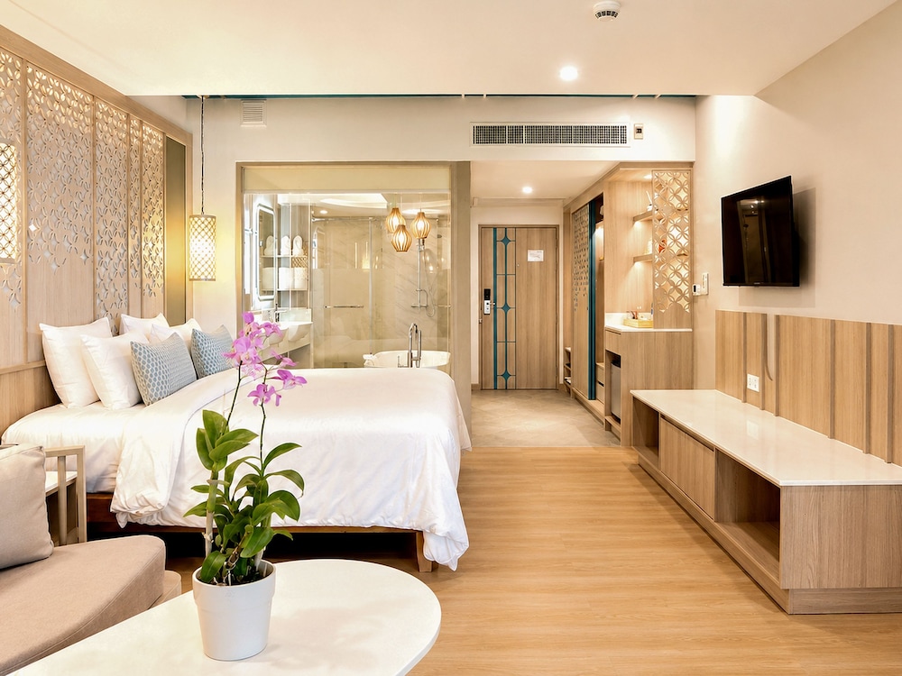 Junior Suite Oceanfront (Thani Wing) del hotel Katathani Phuket Beach Resort. Foto 3