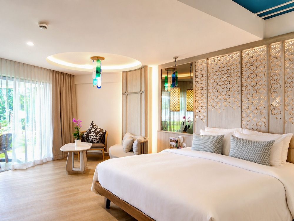 Junior Suite Oceanfront (Thani Wing) del hotel Katathani Phuket Beach Resort. Foto 4