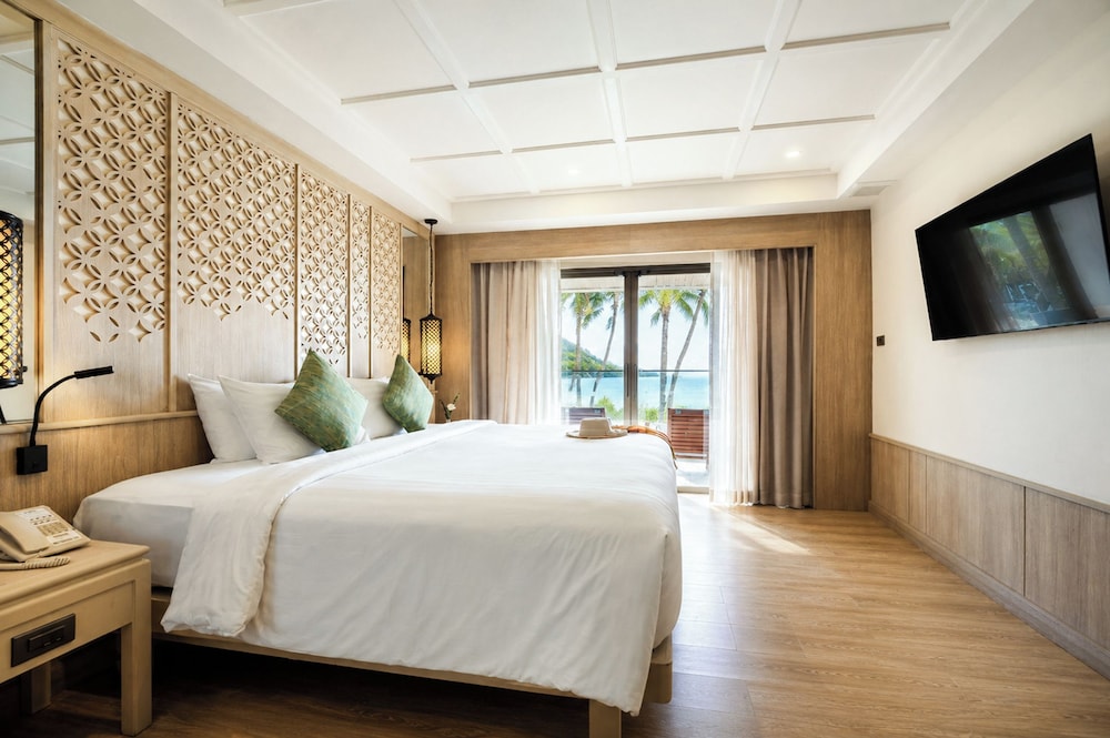 Grand Suite (Thani Wing) del hotel Katathani Phuket Beach Resort. Foto 1