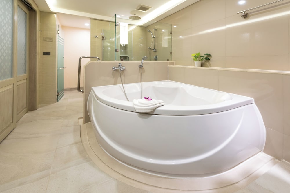 Grand Suite (Thani Wing) del hotel Katathani Phuket Beach Resort. Foto 5