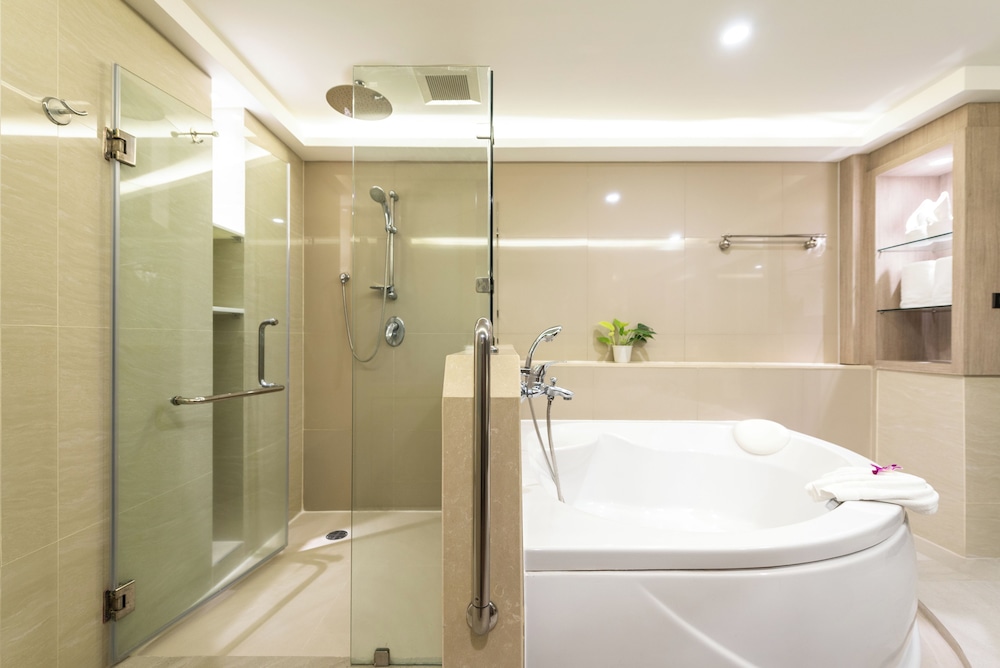 Grand Suite (Thani Wing) del hotel Katathani Phuket Beach Resort. Foto 6
