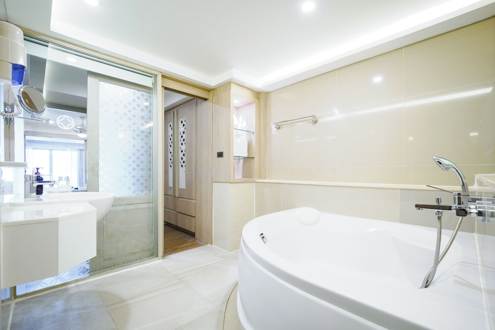 Grand Suite (Thani Wing) del hotel Katathani Phuket Beach Resort. Foto 9