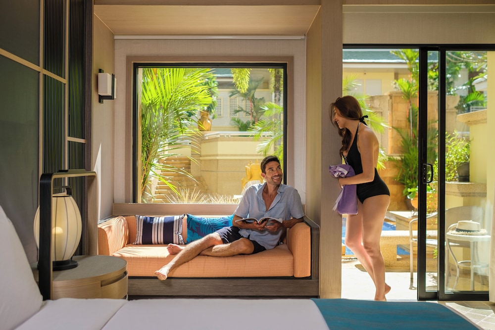 Habitación Premium, 1 cama de matrimonio grande, vistas a la piscina, planta baja del hotel Holiday Inn Resort Phuket, An Ihg. Foto 10
