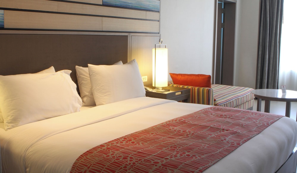Suite familiar, varias camas del hotel Holiday Inn Resort Phuket, An Ihg. Foto 2