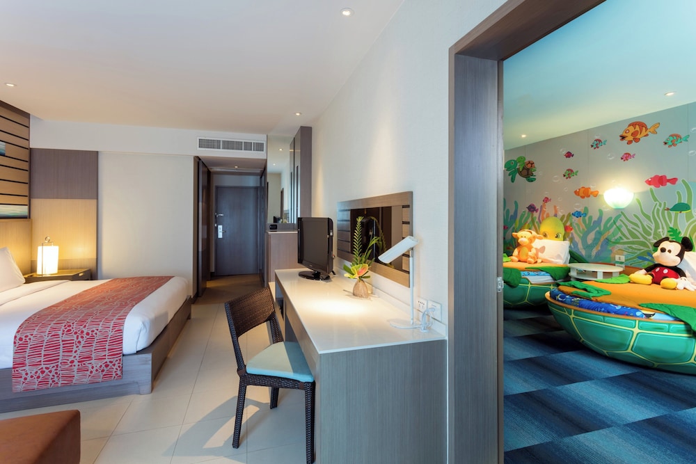 Suite familiar, varias camas del hotel Holiday Inn Resort Phuket, An Ihg. Foto 6