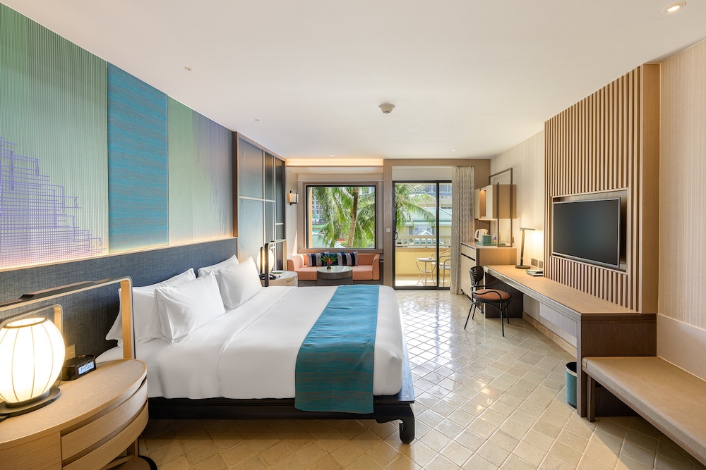 Habitación Premium, 1 cama de matrimonio grande, balcón, vistas a la piscina del hotel Holiday Inn Resort Phuket, An Ihg. Foto 5